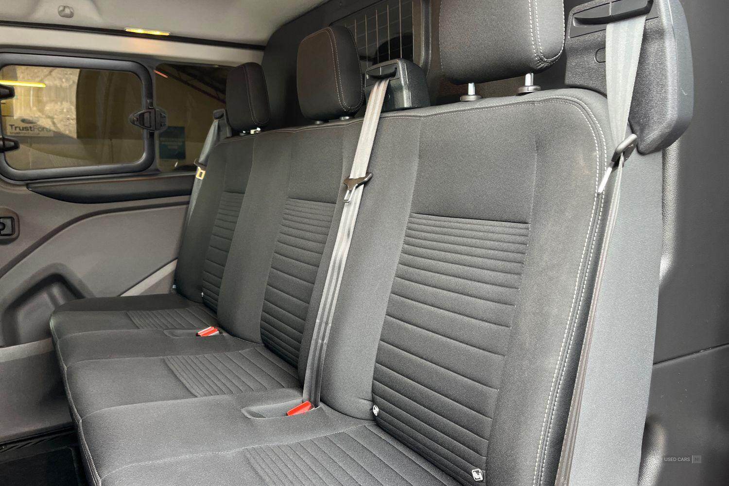 Nov 2022 Ford Transit Custom 2.0 EcoBlue 170ps Low Roof D/Cab Limited Van Auto