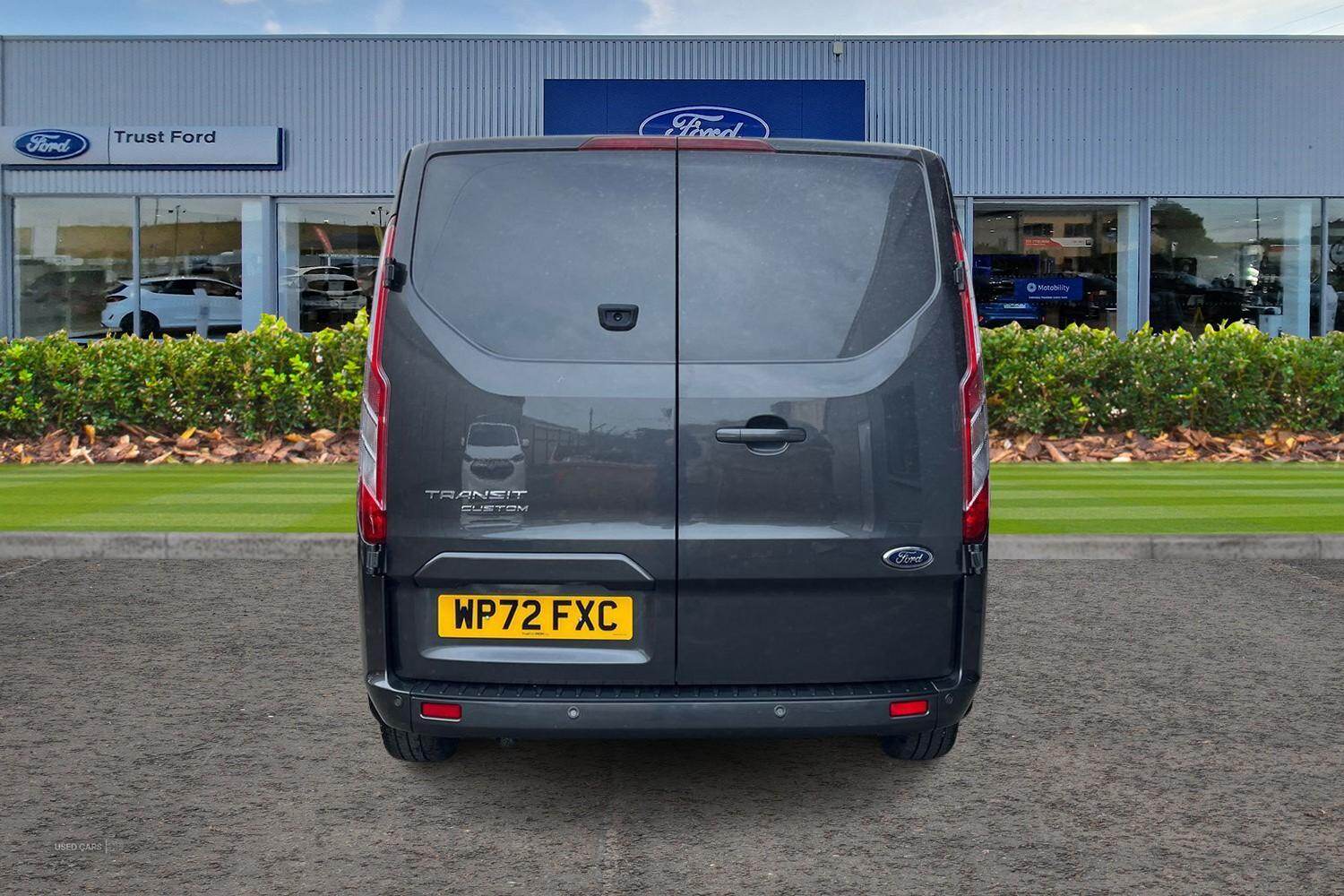 Nov 2022 Ford Transit Custom 2.0 EcoBlue 170ps Low Roof D/Cab Limited Van Auto