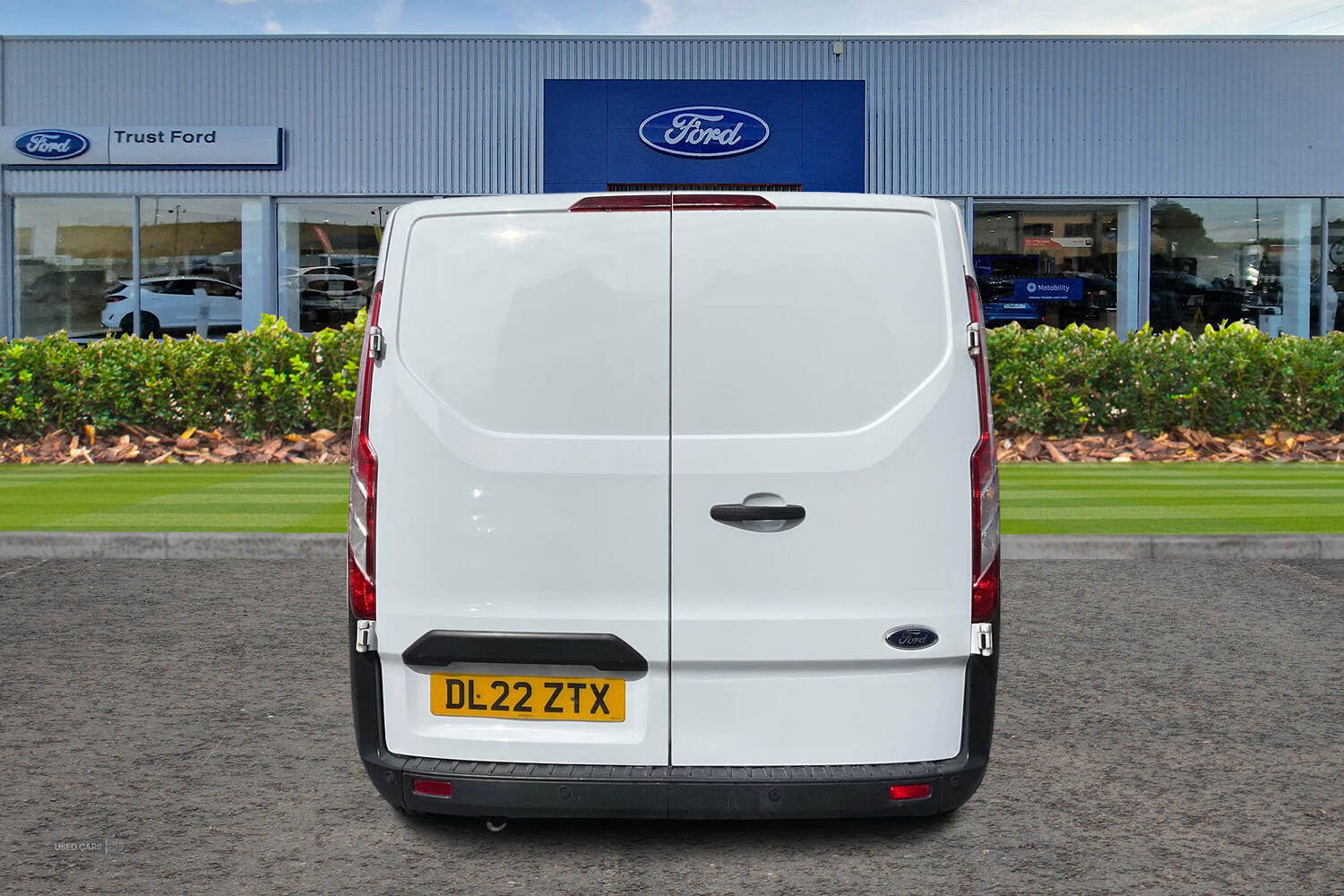 Jul 2022 Ford Transit Custom 2.0 EcoBlue 130ps Low Roof Leader Van