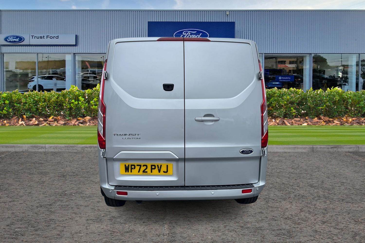 Nov 2022 Ford Transit Custom 2.0 EcoBlue 170ps Low Roof D/Cab Limited Van Auto