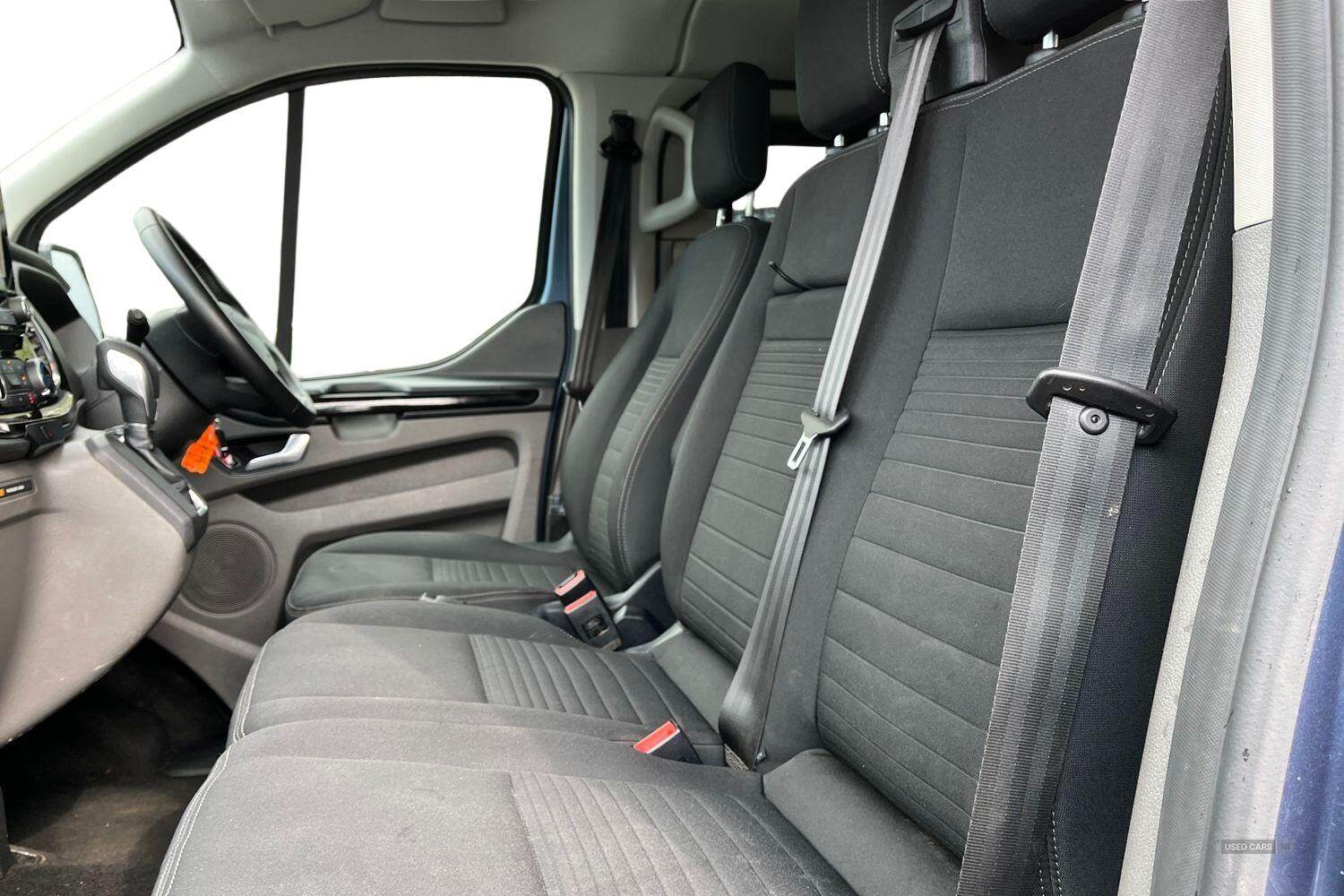 Oct 2022 Ford Transit Custom 2.0 EcoBlue 170ps Low Roof D/Cab Limited Van Auto