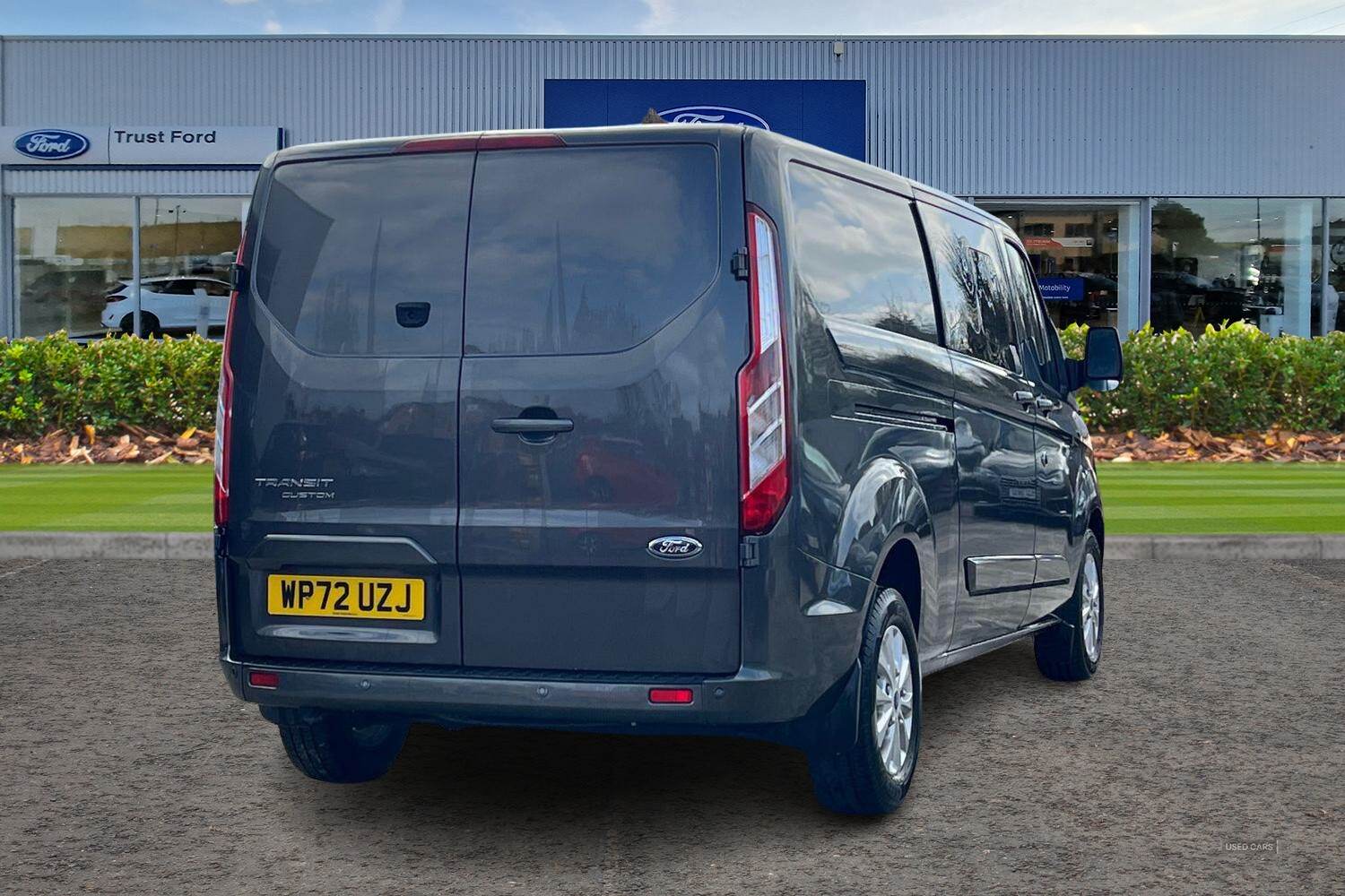 Nov 2022 Ford Transit Custom 2.0 EcoBlue 170ps Low Roof D/Cab Limited Van Auto