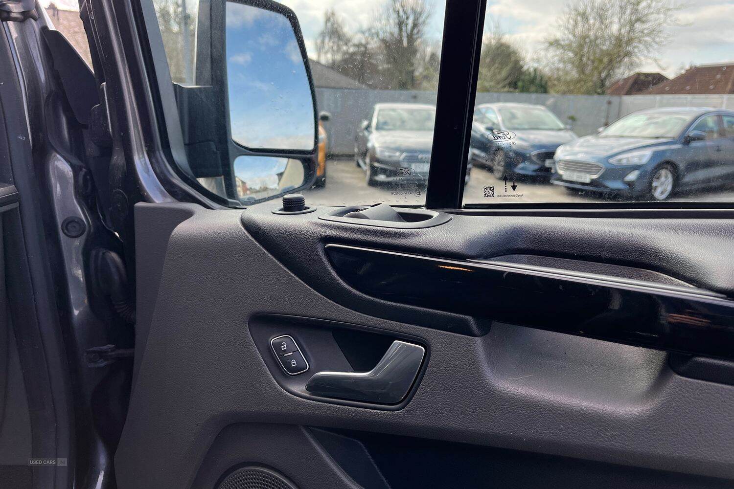 Nov 2022 Ford Transit Custom 2.0 EcoBlue 170ps Low Roof D/Cab Limited Van Auto