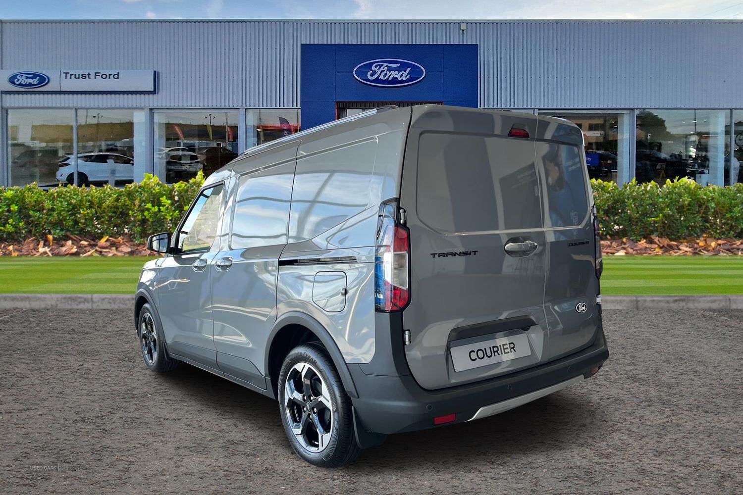 Ford Transit Courier Active 1.5 EcoBlue 100PS 6.2 6SPD Manual, FRONT AND REAR MUDFLAPS, LED LOAD LIGHTS, SAT NAV, IN STOCK