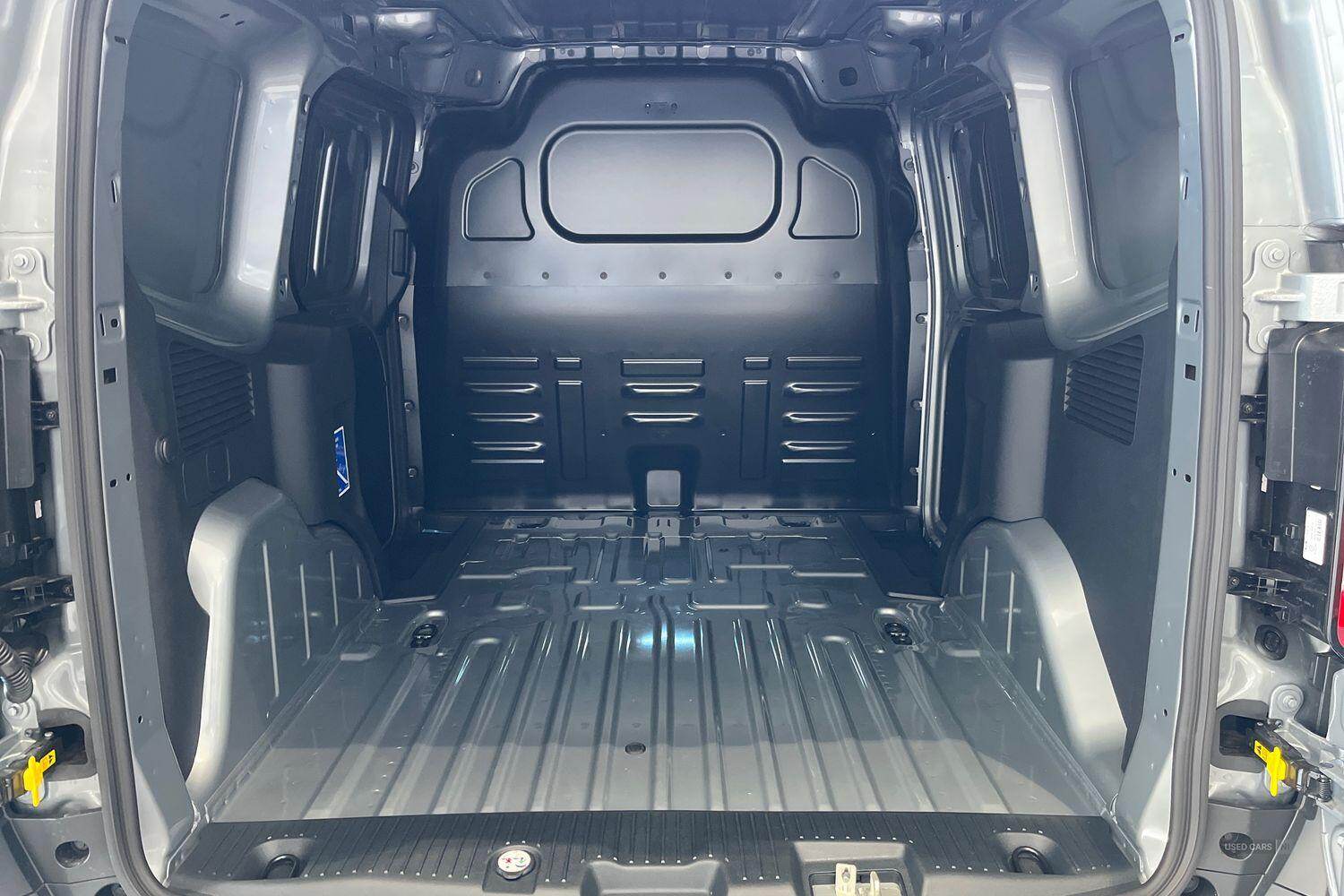 Ford Transit Courier Active 1.5 EcoBlue 100PS 6.2 6SPD Manual, FRONT AND REAR MUDFLAPS, LED LOAD LIGHTS, SAT NAV, IN STOCK