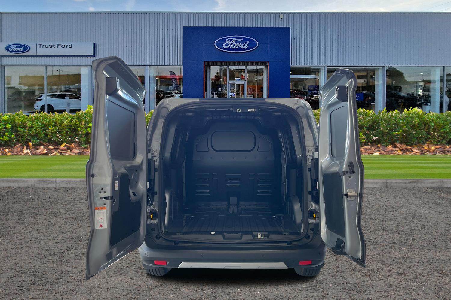 Ford Transit Courier Active 1.5 EcoBlue 100PS 6.2 6SPD Manual, FRONT AND REAR MUDFLAPS, LED LOAD LIGHTS, SAT NAV, IN STOCK