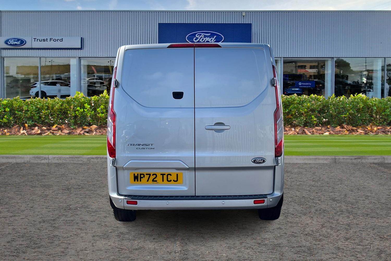 Nov 2022 Ford Transit Custom 2.0 EcoBlue 170ps Low Roof D/Cab Limited Van Auto