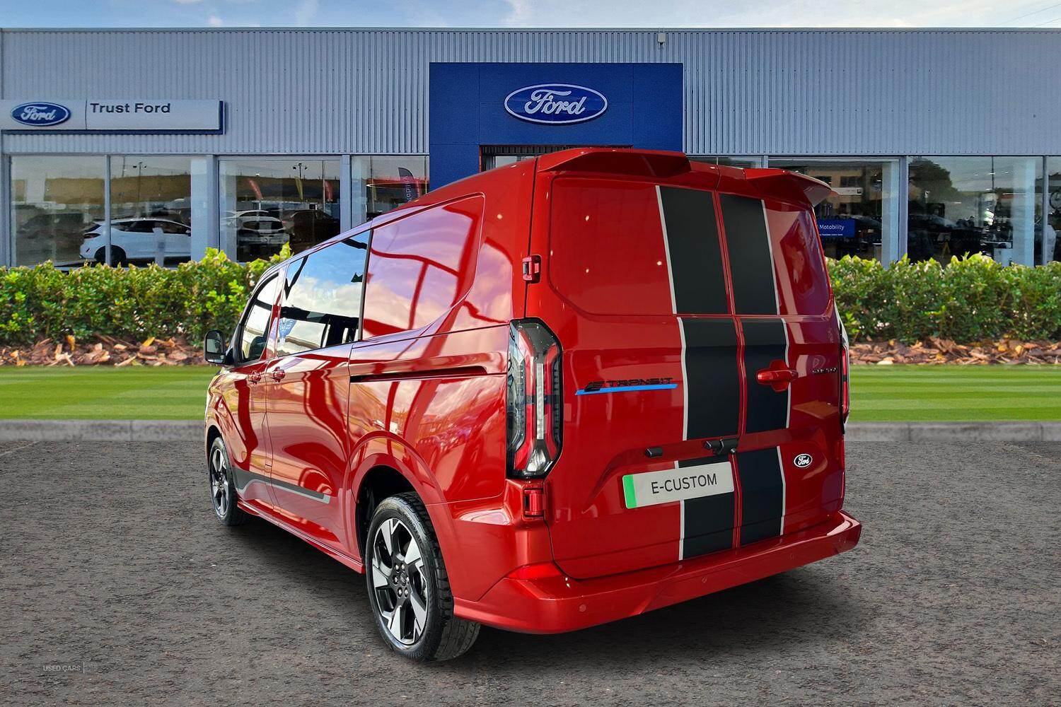 Ford Transit Custom 320 SPORT AUTO L1 SWB Double Cab In Van 65kw 218PS RWD Low Roof, MATTE BLACK 19 INCH ALLOYS, IN STOCK
