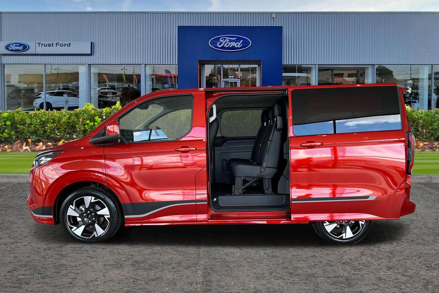 Ford Transit Custom 320 SPORT AUTO L1 SWB Double Cab In Van 65kw 218PS RWD Low Roof, MATTE BLACK 19 INCH ALLOYS, IN STOCK