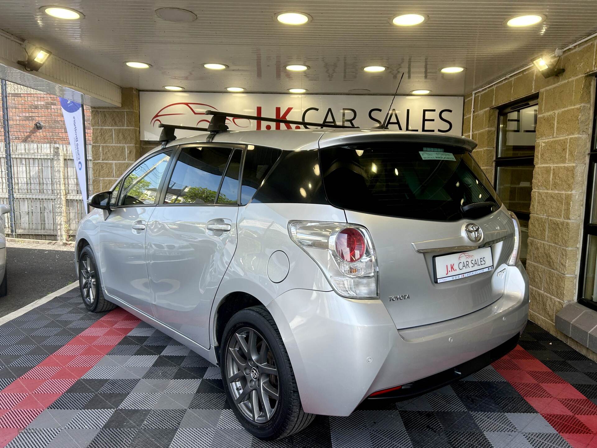 Jan 2016 Toyota Verso 1.6 D-4D Trend 5dr