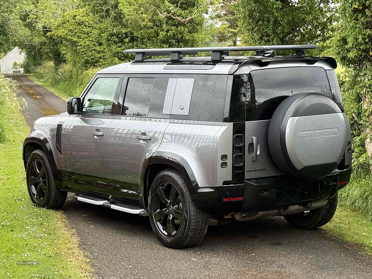 Apr 2021 Land Rover Defender 3.0 D250 SE 110 5dr Auto