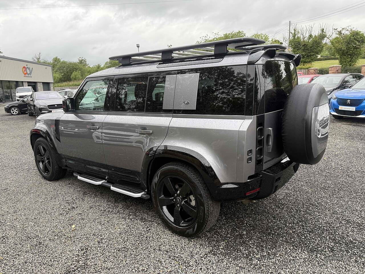 Apr 2021 Land Rover Defender 3.0 D250 SE 110 5dr Auto