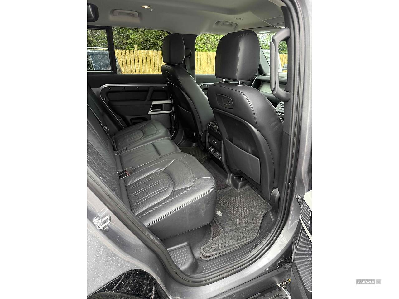 Apr 2021 Land Rover Defender 3.0 D250 SE 110 5dr Auto