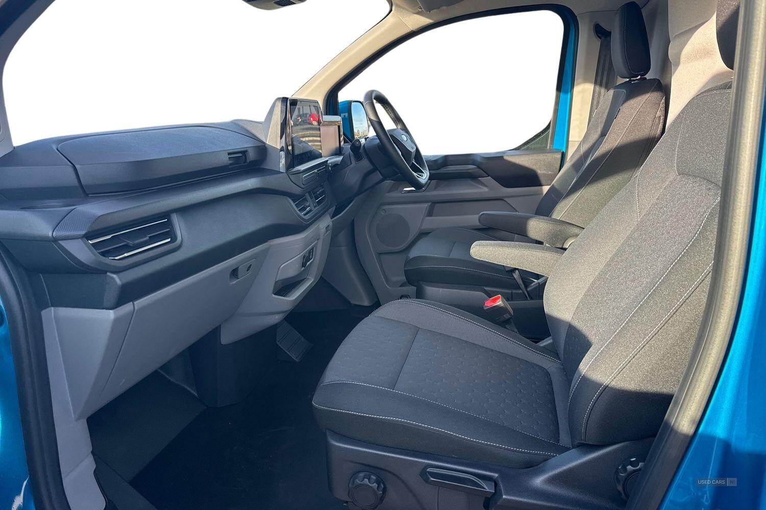 Sep 2024 Ford Transit Custom 100kW 65kWh H1 Van Limited Auto
