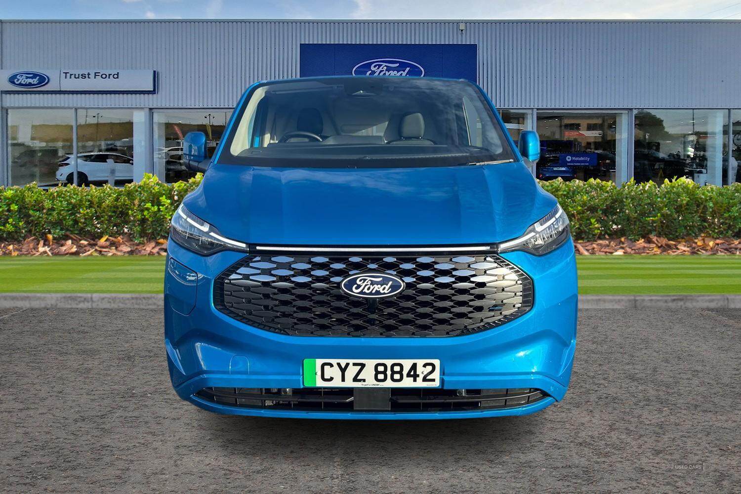 Sep 2024 Ford Transit Custom 100kW 65kWh H1 Van Limited Auto