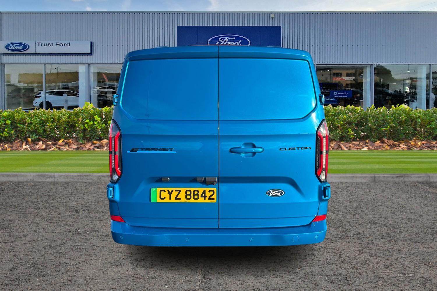 Sep 2024 Ford Transit Custom 100kW 65kWh H1 Van Limited Auto
