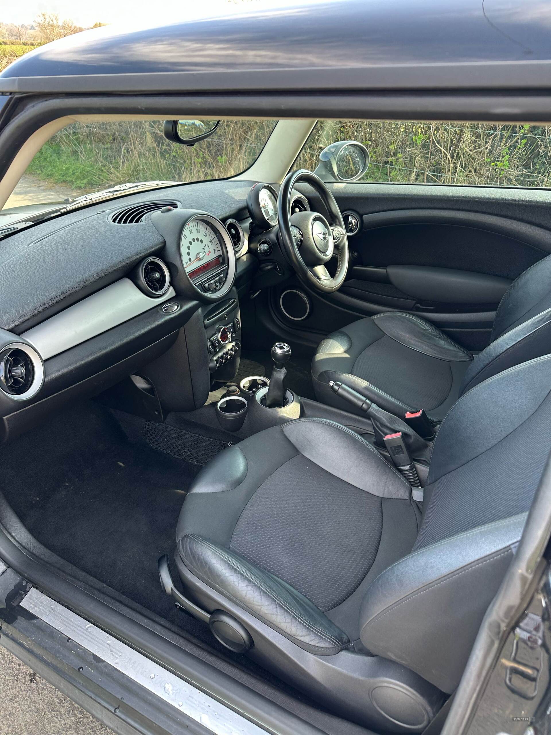 Mar 2011 MINI Hatch 1.6 Cooper D 3dr