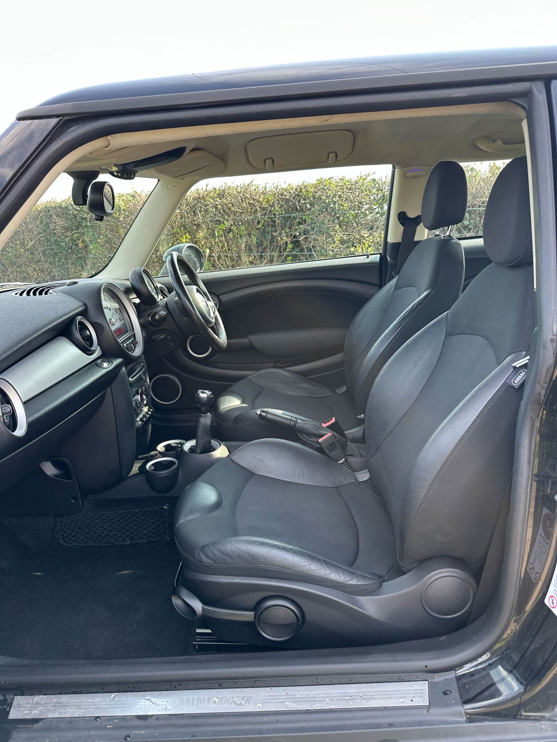 Mar 2011 MINI Hatch 1.6 Cooper D 3dr