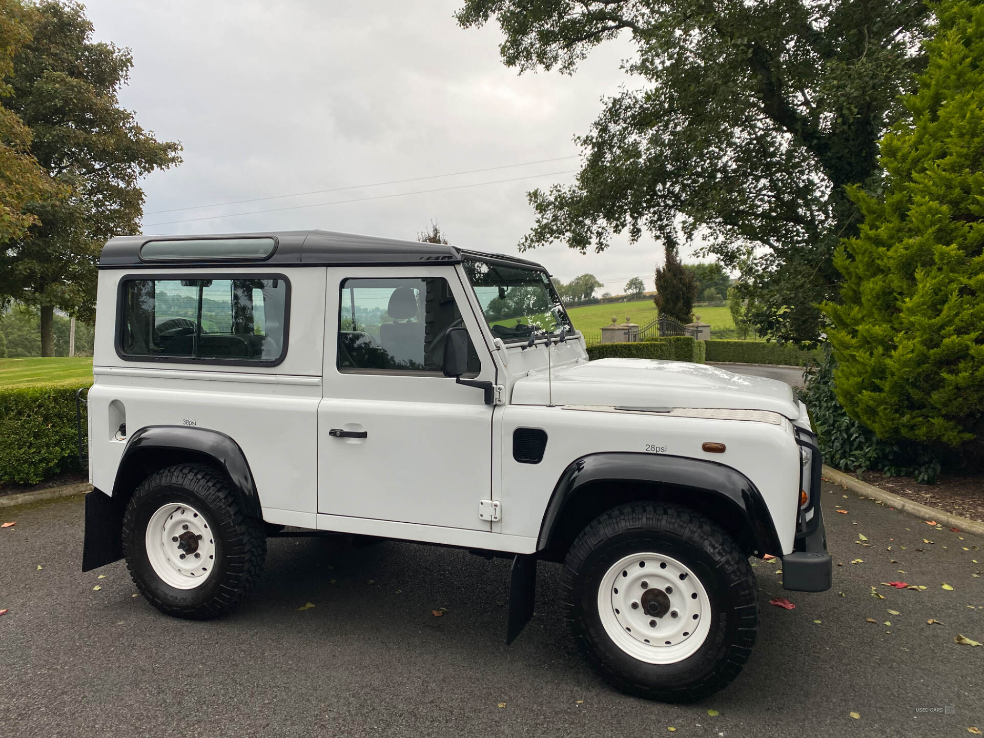 Jul 2015 Land Rover Defender Station Wagon TDCi [2.2]