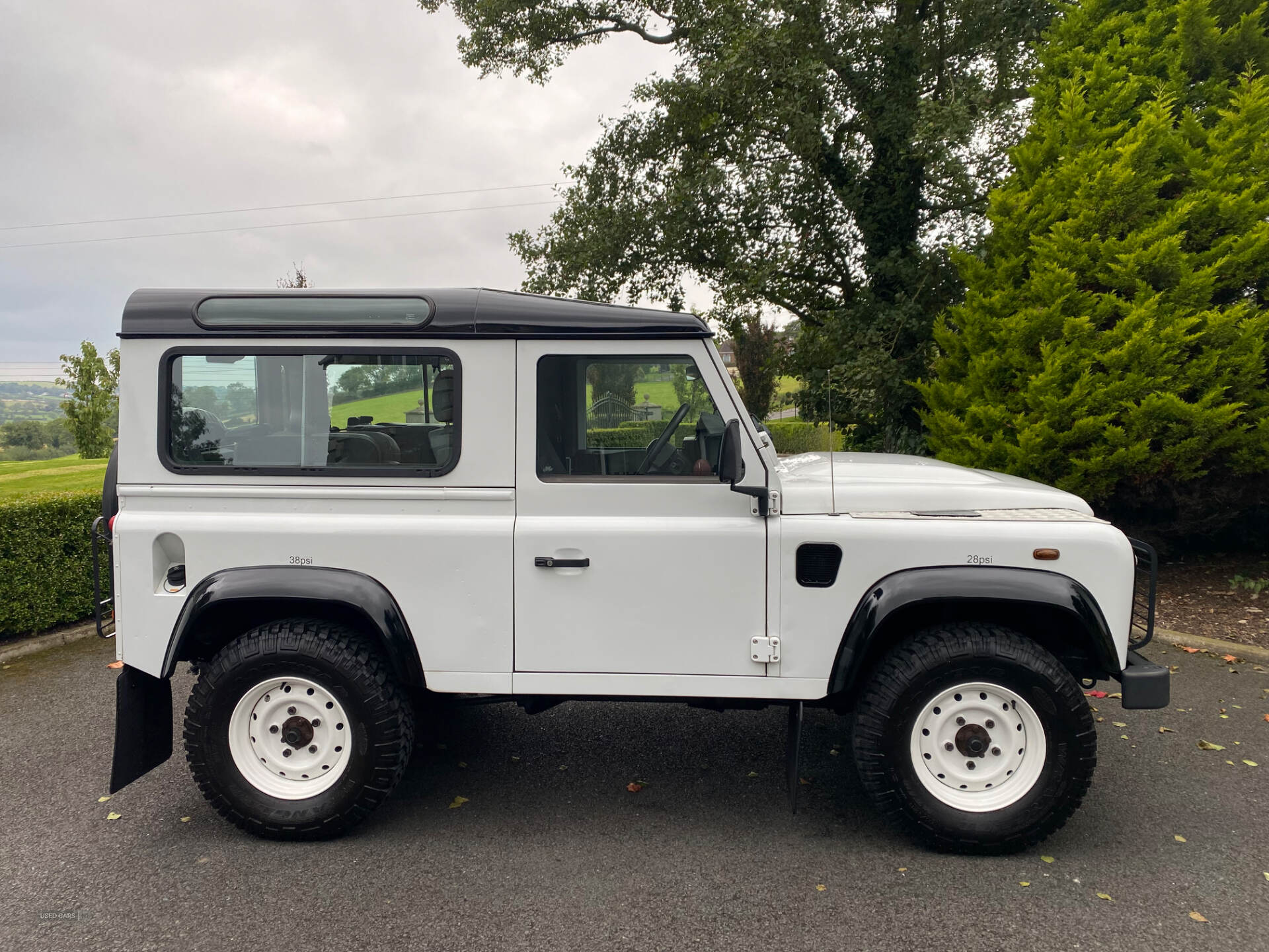 Jul 2015 Land Rover Defender Station Wagon TDCi [2.2]