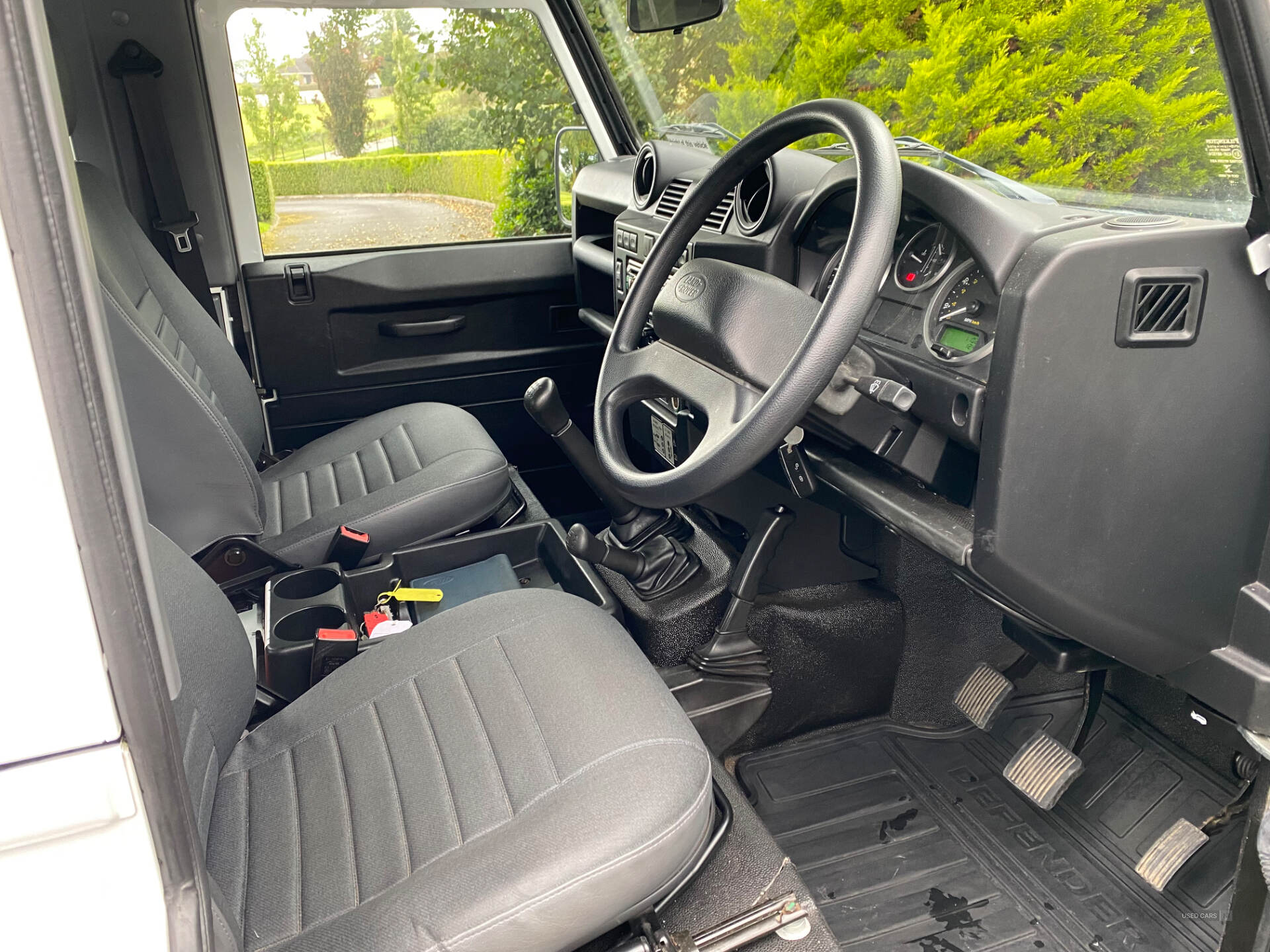 Jul 2015 Land Rover Defender Station Wagon TDCi [2.2]