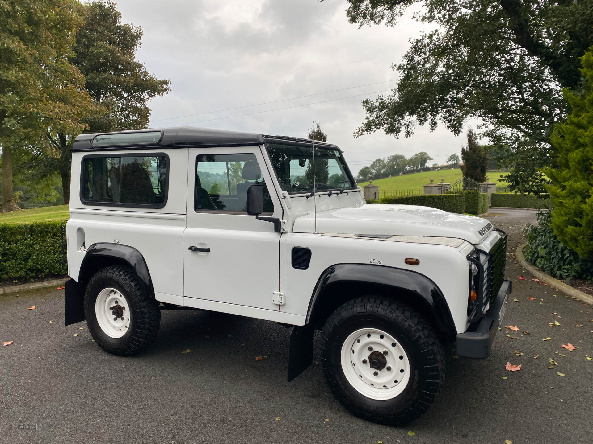 Jul 2015 Land Rover Defender Station Wagon TDCi [2.2]