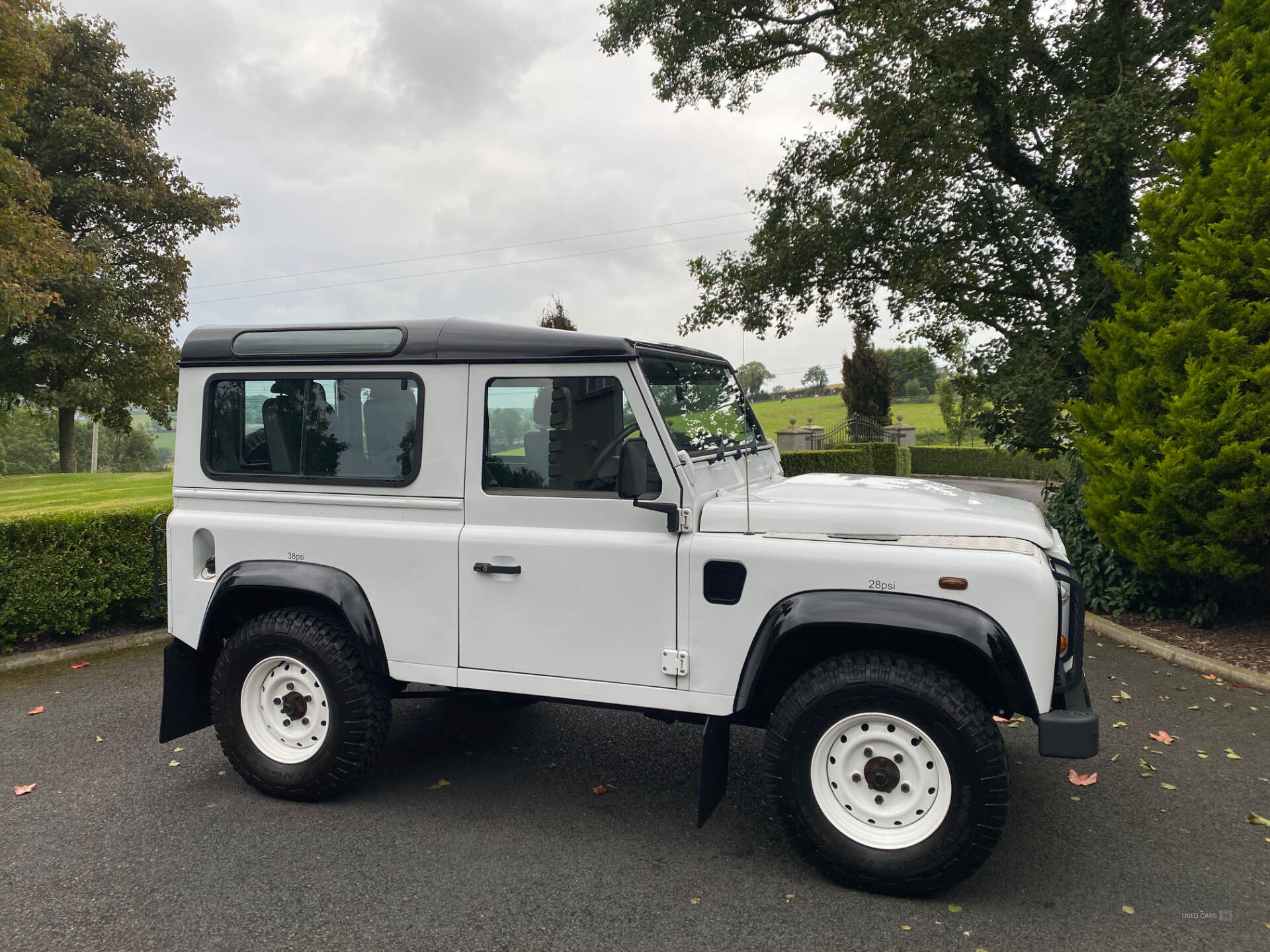 Jul 2015 Land Rover Defender Station Wagon TDCi [2.2]