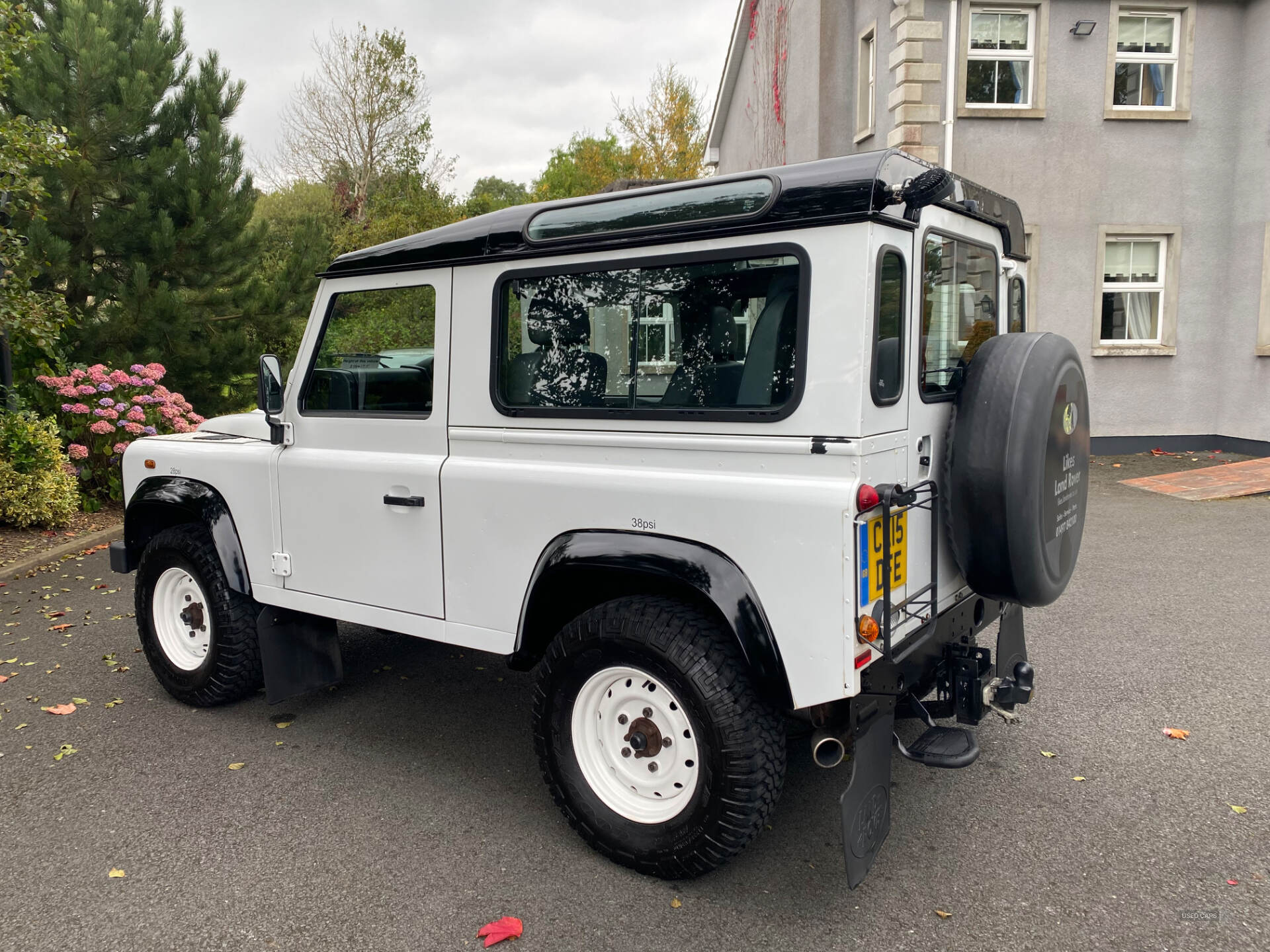 Jul 2015 Land Rover Defender Station Wagon TDCi [2.2]