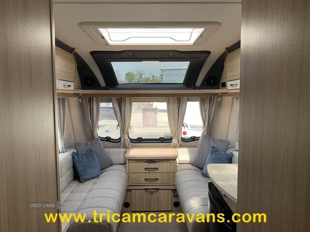 2018 Coachman Kimberley 545/4, Fixed Island Bed, Separate Shower