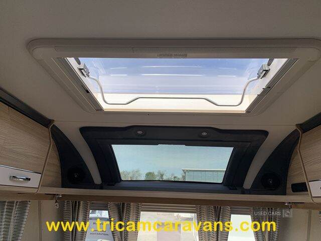 2018 Coachman Kimberley 545/4, Fixed Island Bed, Separate Shower