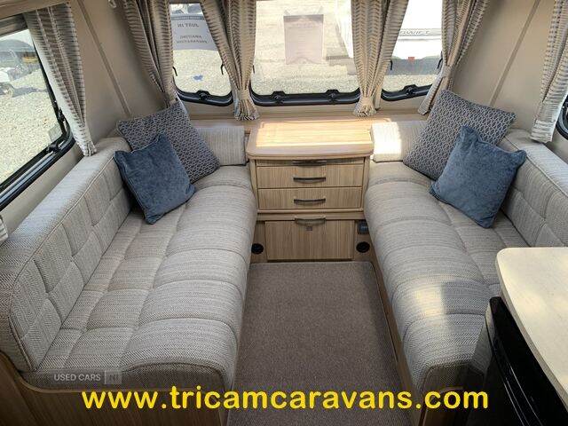 2018 Coachman Kimberley 545/4, Fixed Island Bed, Separate Shower