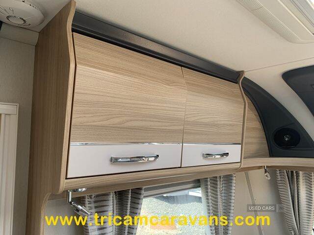 2018 Coachman Kimberley 545/4, Fixed Island Bed, Separate Shower