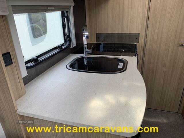 2018 Coachman Kimberley 545/4, Fixed Island Bed, Separate Shower
