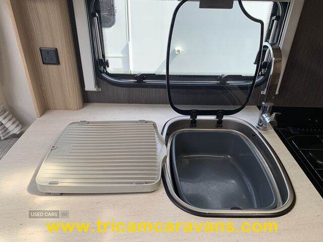 2018 Coachman Kimberley 545/4, Fixed Island Bed, Separate Shower