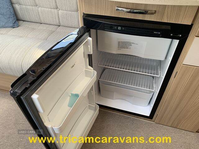 2018 Coachman Kimberley 545/4, Fixed Island Bed, Separate Shower
