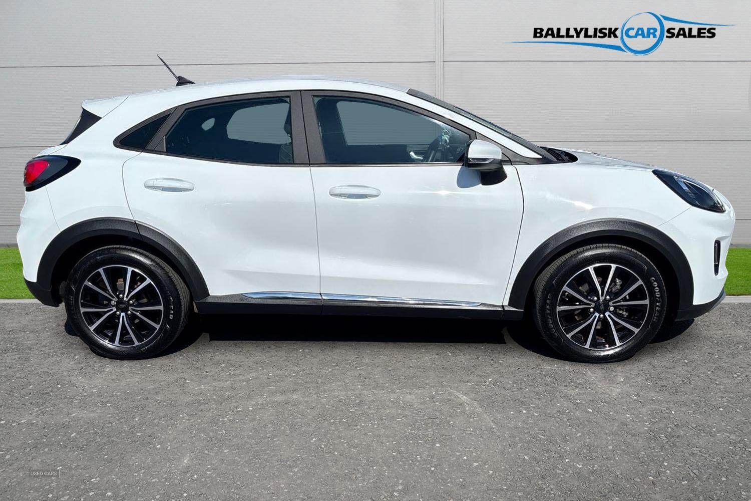 Jan 2024 Ford Puma 1.0 EcoBoost Hybrid mHEV Titanium 5dr
