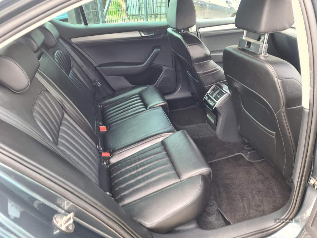 Jul 2017 Skoda Superb 2.0 TDI CR SE L Executive 5dr