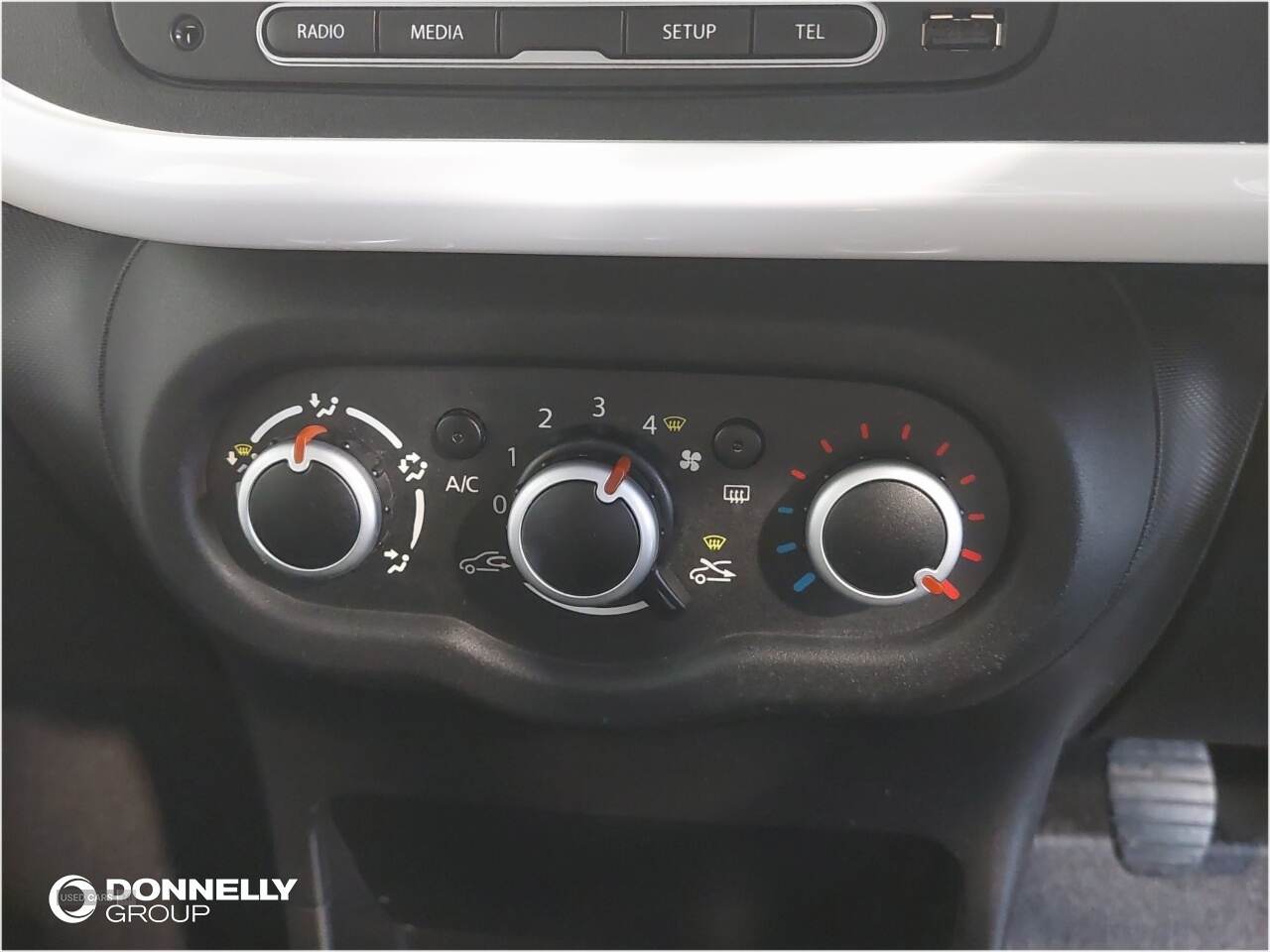 Nov 2015 Renault Twingo 1.0 SCE Dynamique 5dr [Start Stop]