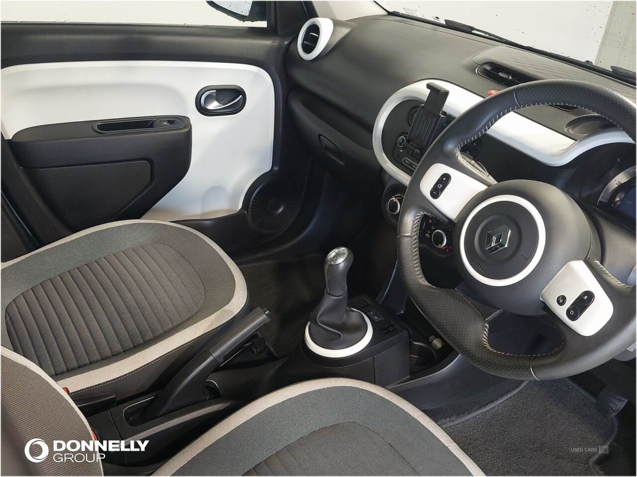 Nov 2015 Renault Twingo 1.0 SCE Dynamique 5dr [Start Stop]