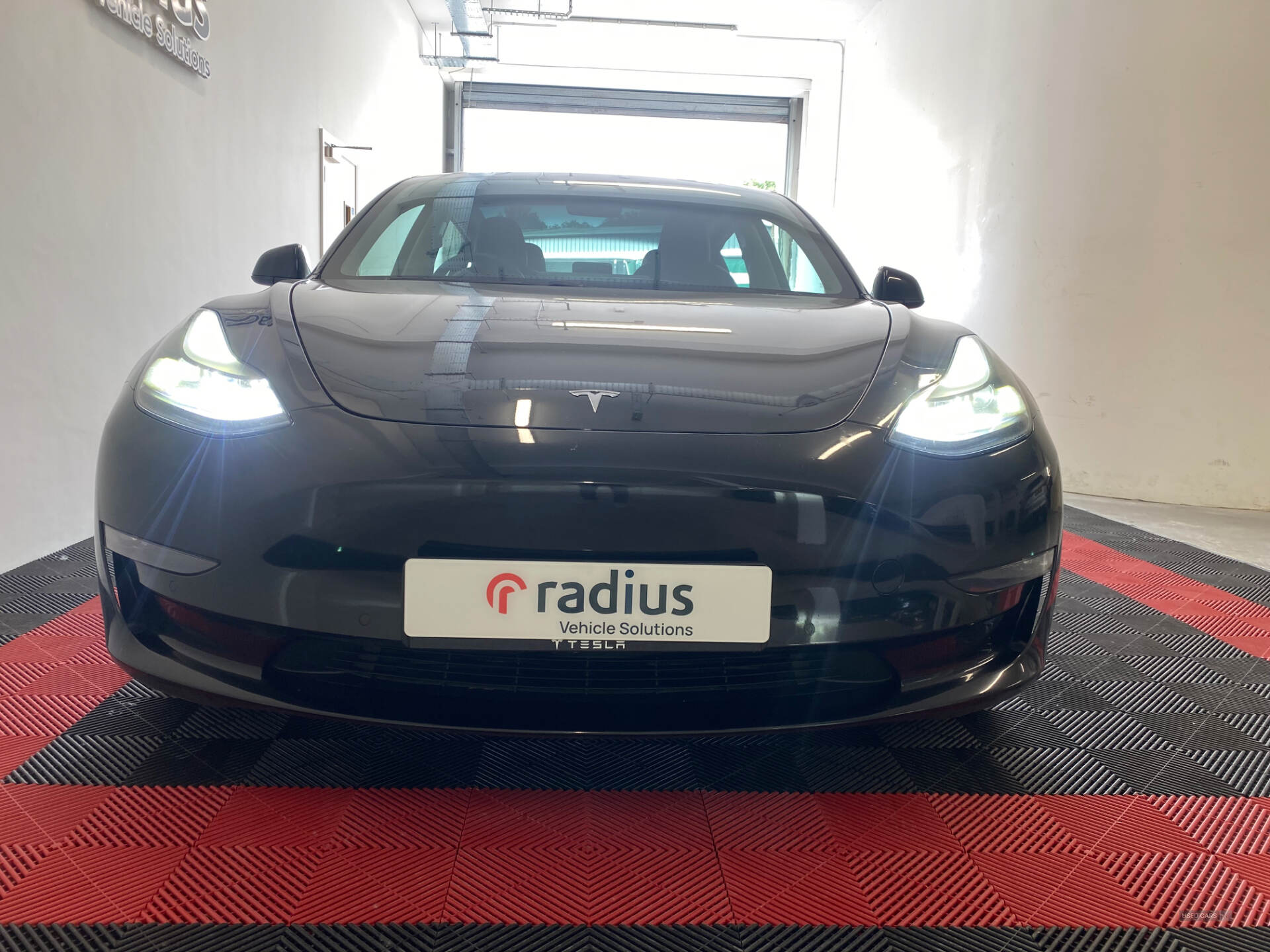 Feb 2021 TESLA Model 3 Performance AWD 4dr [Performance Upgrade] Auto