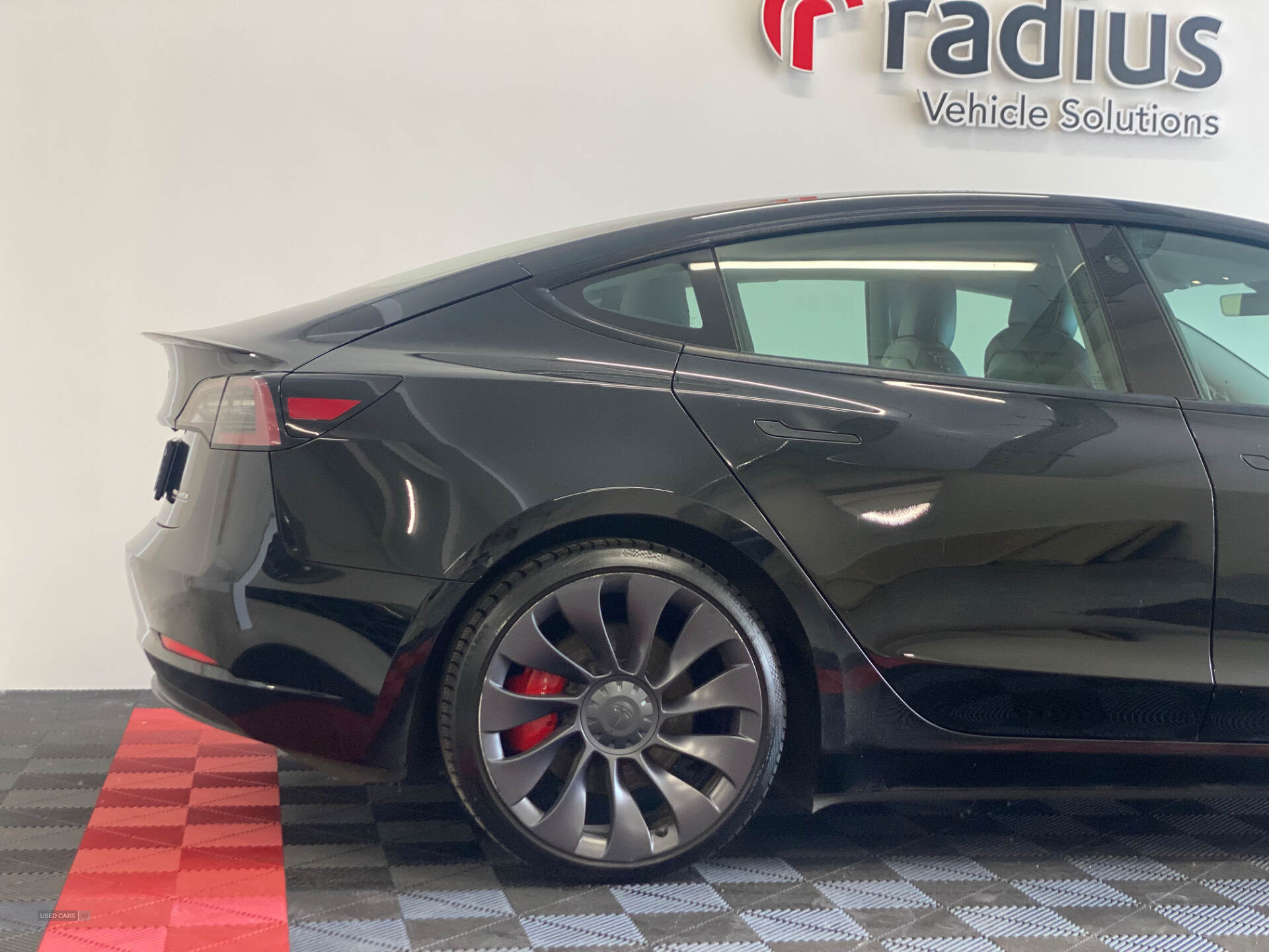 Feb 2021 TESLA Model 3 Performance AWD 4dr [Performance Upgrade] Auto