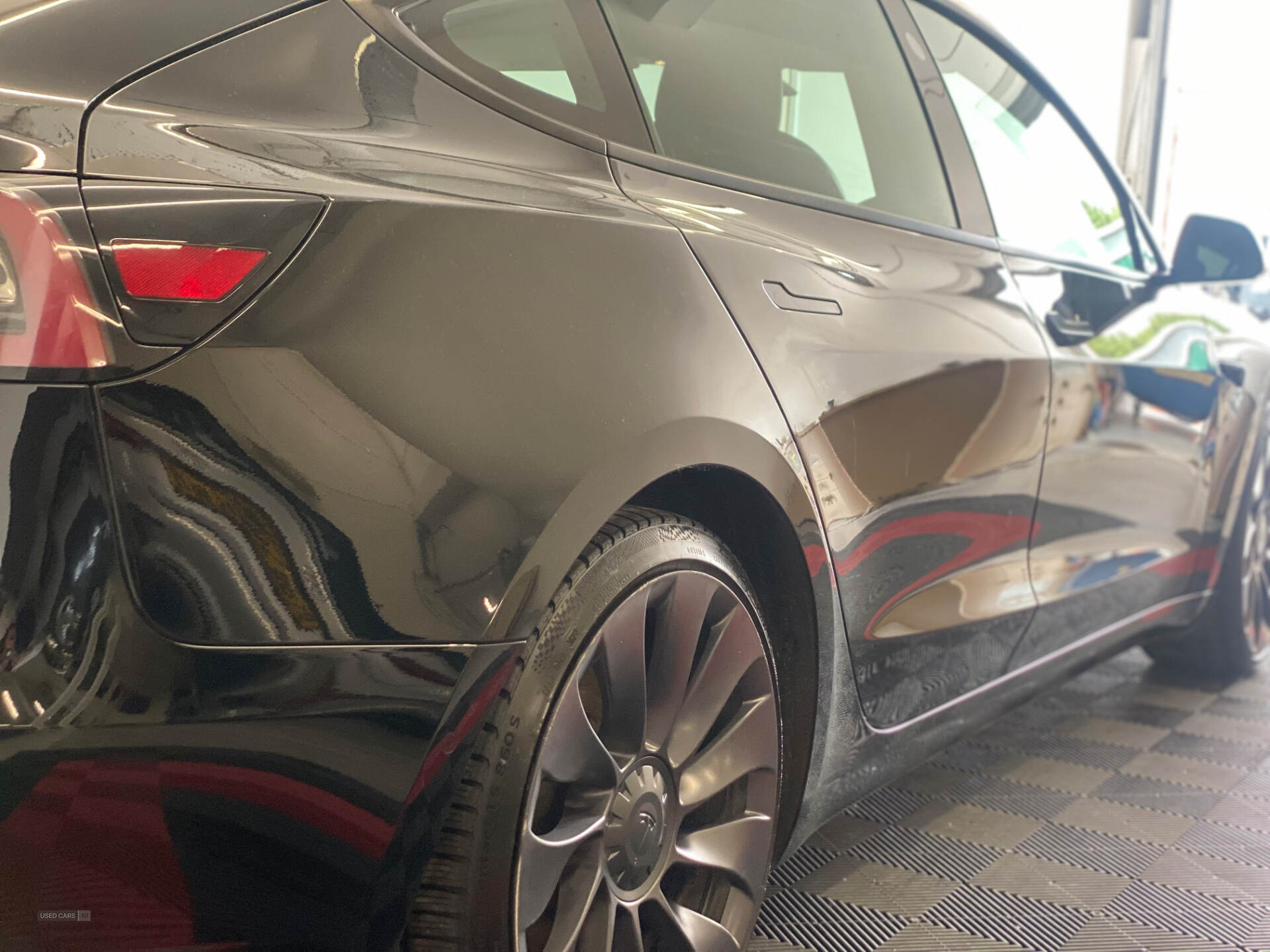 Feb 2021 TESLA Model 3 Performance AWD 4dr [Performance Upgrade] Auto