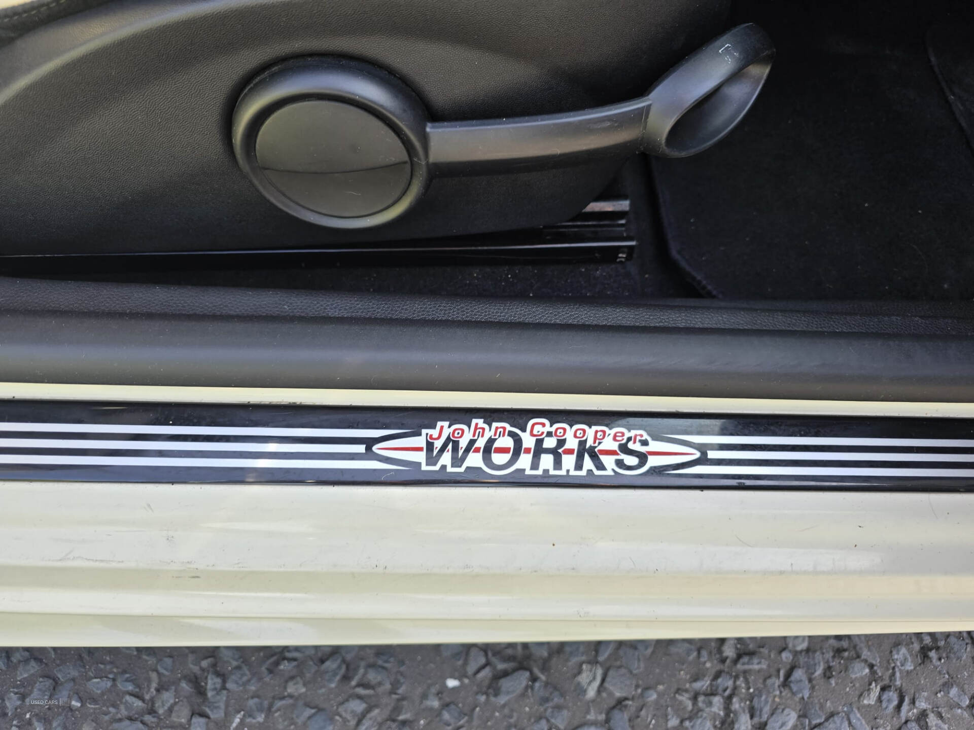 MINI Hatch in Down
