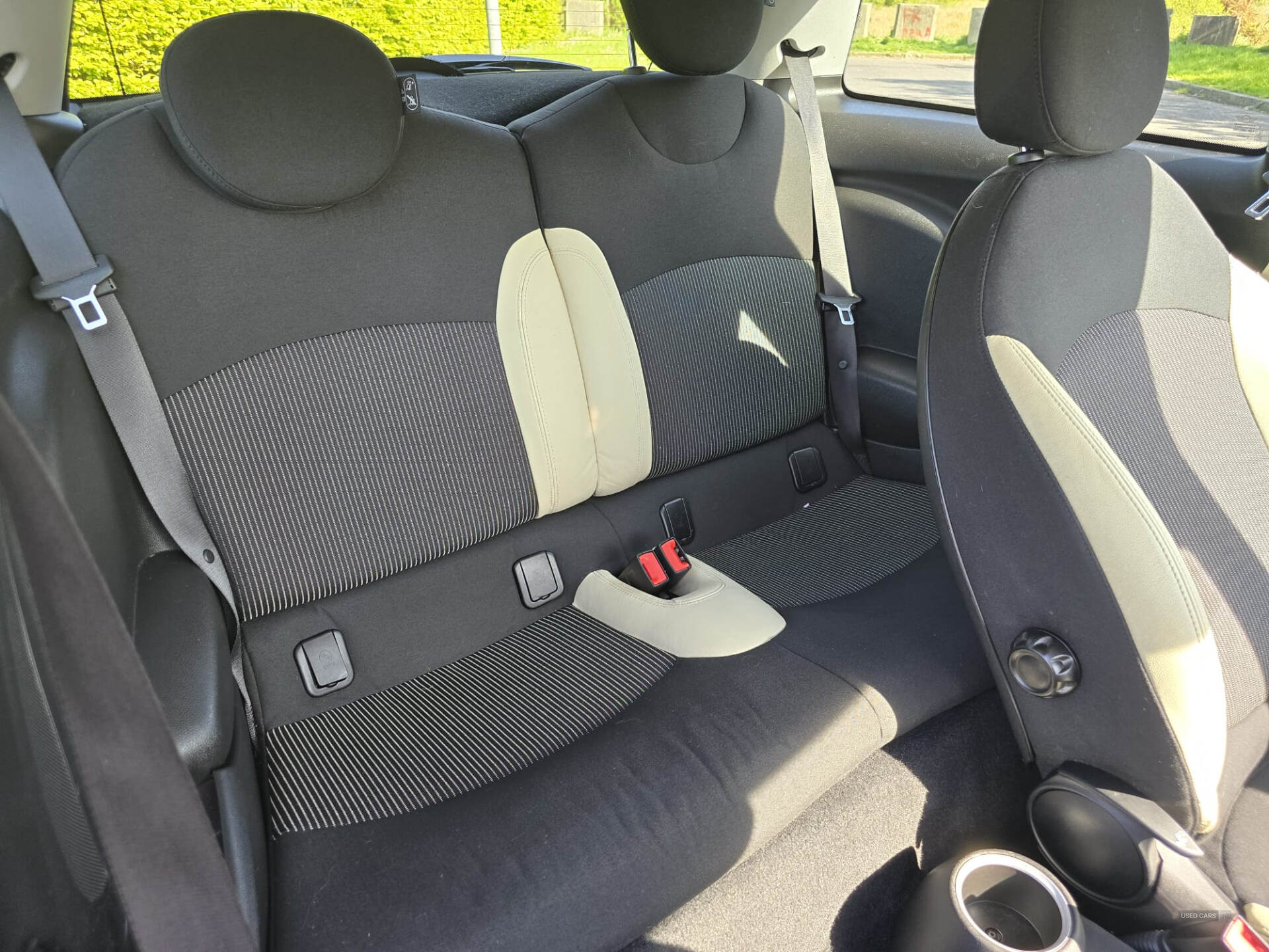 MINI Hatch in Down