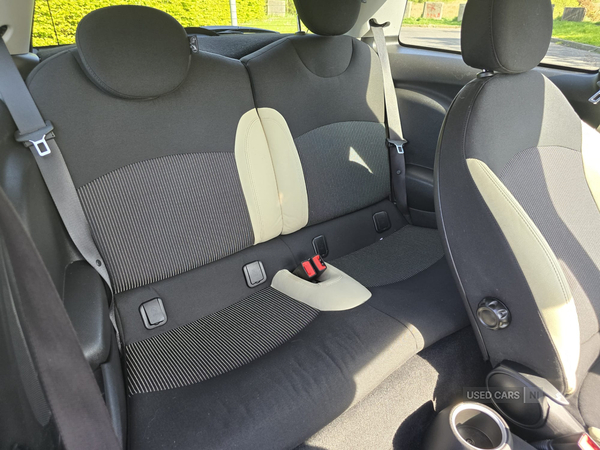 MINI Hatch in Down