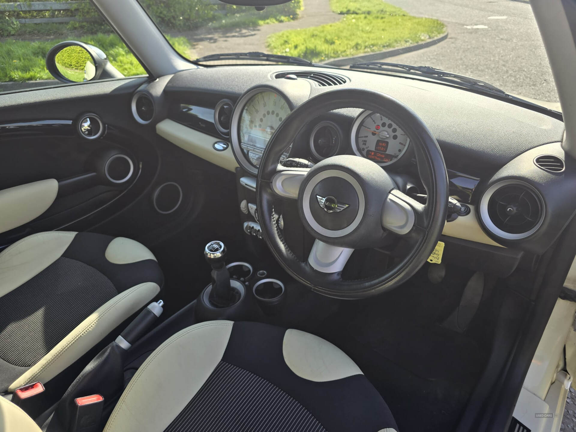 MINI Hatch in Down