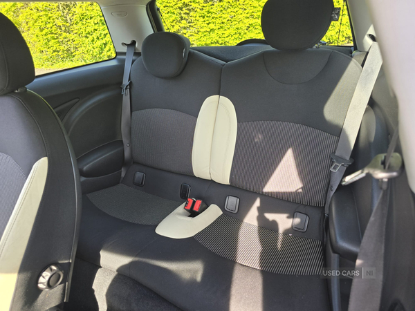 MINI Hatch in Down