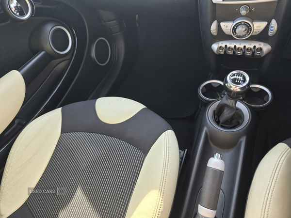 MINI Hatch in Down