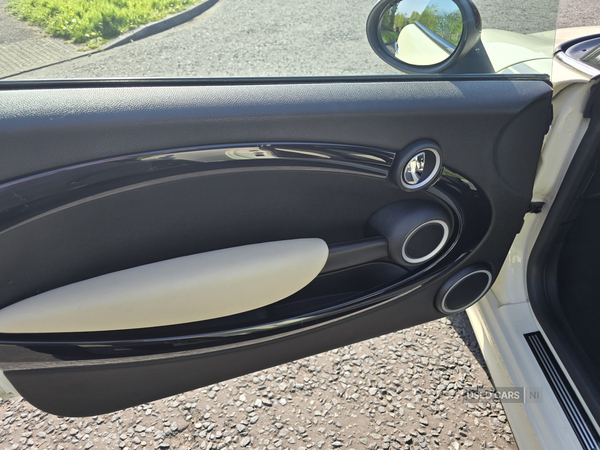 MINI Hatch in Down