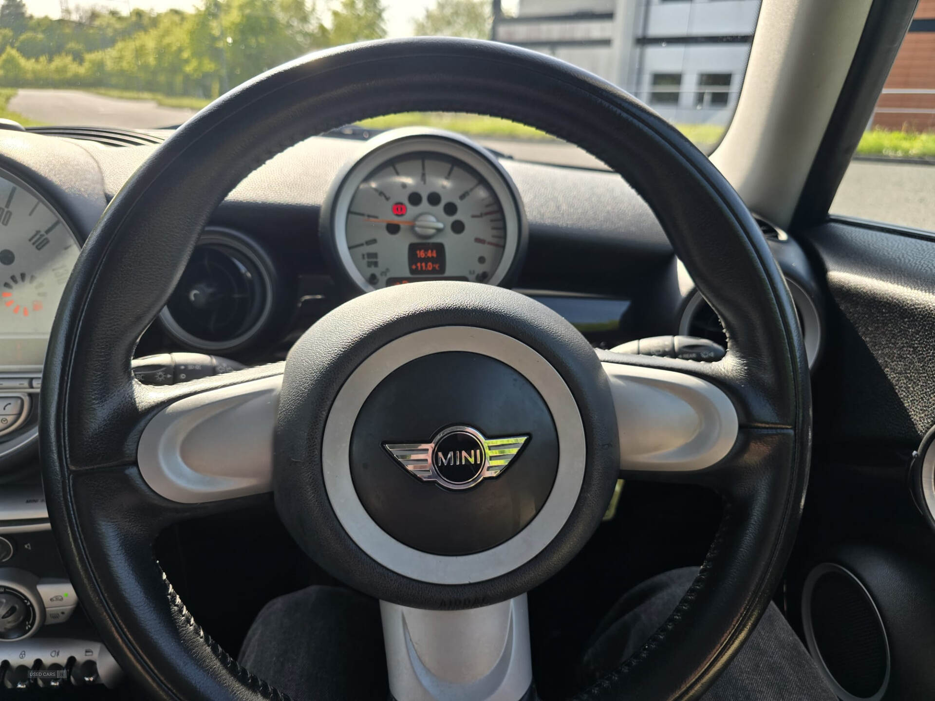 MINI Hatch in Down